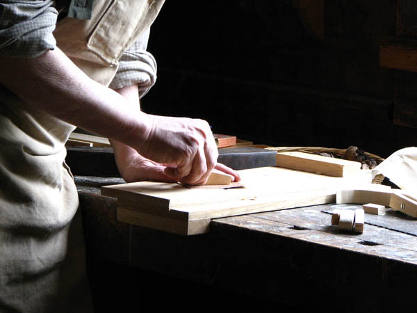 Nacemos de la influencia y formación  heredada en el sector de la <strong>carpintería de madera y ebanistería  en Arganda del Rey.</strong>